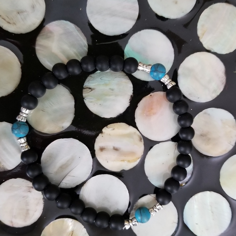 Bracelets - Picture 2 of 6